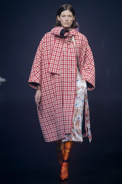 Look 12
